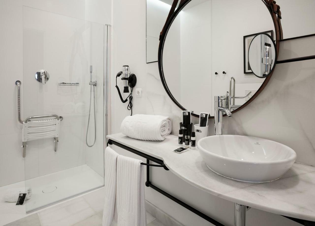Apartamentos One Shot Conde De Torrejon Sevilla Exterior foto